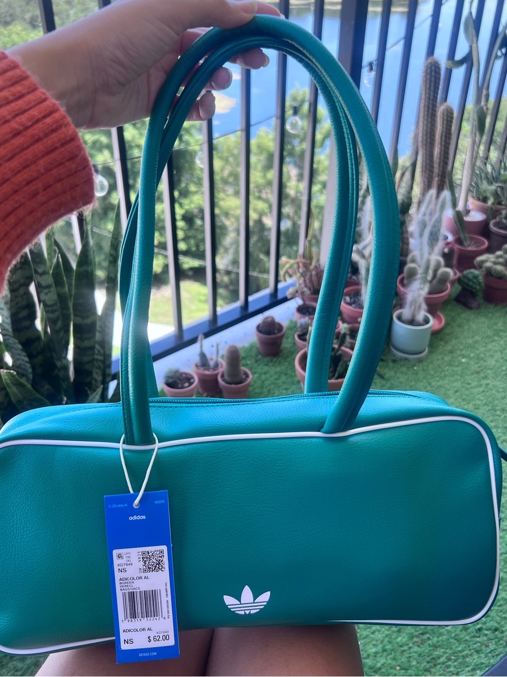 adidas Originals Green Retro Shoulder Bag with White Piping - Picture 4 of 5